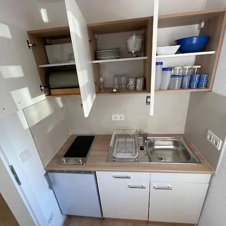 Kasa Klemm - Helle Und Zentral Gelegene * ברטן